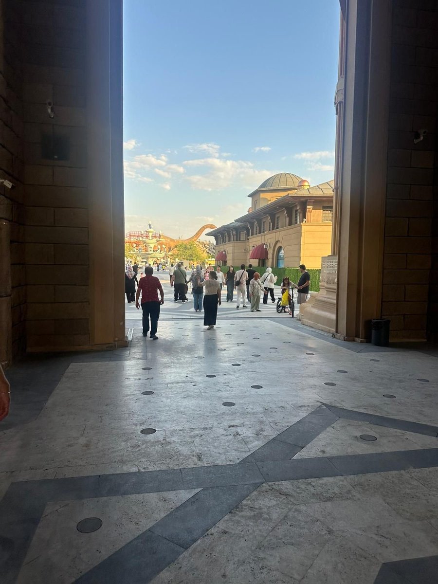 TRGazetiX's tweet photo. • Eğer bugün açılması mümkünse, yıllardır "neden açılmadı?" sorusuna kim cevap verecek?

Asıl cevap bekleyen soru şu:

Siyasi rekabet uğruna, milletin parasıyla yapılmış bir yatırımın yıllarca çürümeye terk edilmesini hangi anlayış savunabilir? https://t.co/ryhRaq1czK