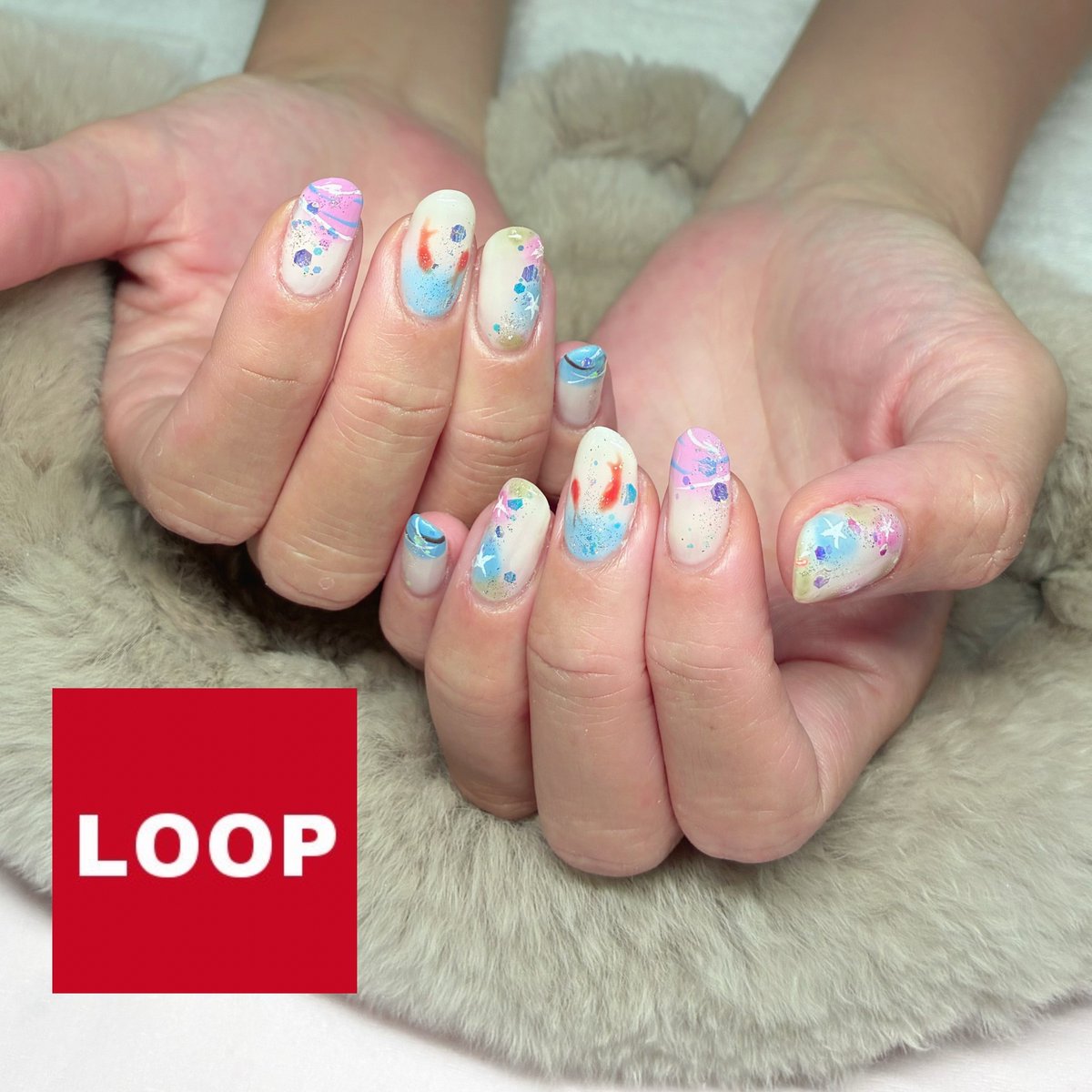 LOOP_nail's tweet photo. 涼しげ浴衣柄の金魚夏ネイル🎐

#浴衣 #夏デザイン #金魚ネイル #涼しげネイル 
#定額制 #持ち込みデザイン #リクエストデザイン #オーダーデザイン 
#夜も営業 #仕事帰りに寄れるネイルサロン 
#大阪 ...

詳細はこちら↓（ネイルブック）
https://t.co/0SIMd4ZFQA https://t.co/PC0fsU9QvQ