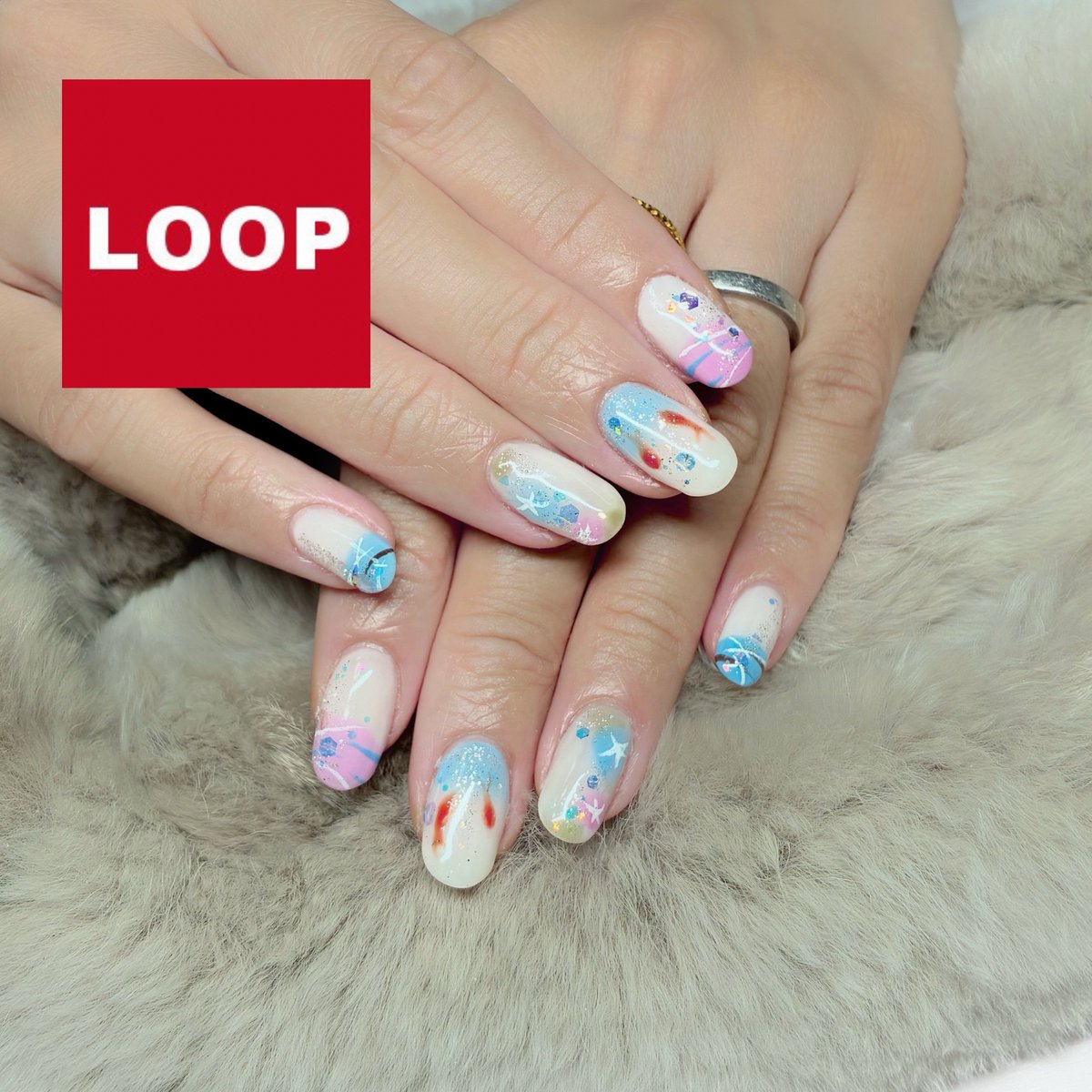 LOOP_nail's tweet photo. 涼しげ浴衣柄の金魚夏ネイル🎐

#浴衣 #夏デザイン #金魚ネイル #涼しげネイル 
#定額制 #持ち込みデザイン #リクエストデザイン #オーダーデザイン 
#夜も営業 #仕事帰りに寄れるネイルサロン 
#大阪 ...

詳細はこちら↓（ネイルブック）
https://t.co/0SIMd4ZFQA https://t.co/PC0fsU9QvQ