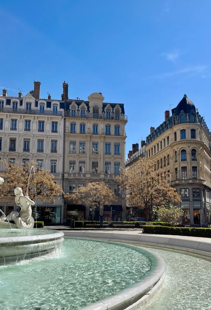 echoesofworld's tweet photo. Lyon, France https://t.co/vHnu98gqqQ