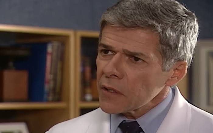 efeitonovela's tweet photo. 10 - César (José Mayer)
Você brincar com os sentimentos das mulheres só porque uma em específico te machucou é desvio de caráter. César pedia massagem a novela toda e até na reta final foi ignorante com a Helena, "seu grande amor". Sinceramente, esse personagem me cansa. https://t.co/Cx4xtkxTiG