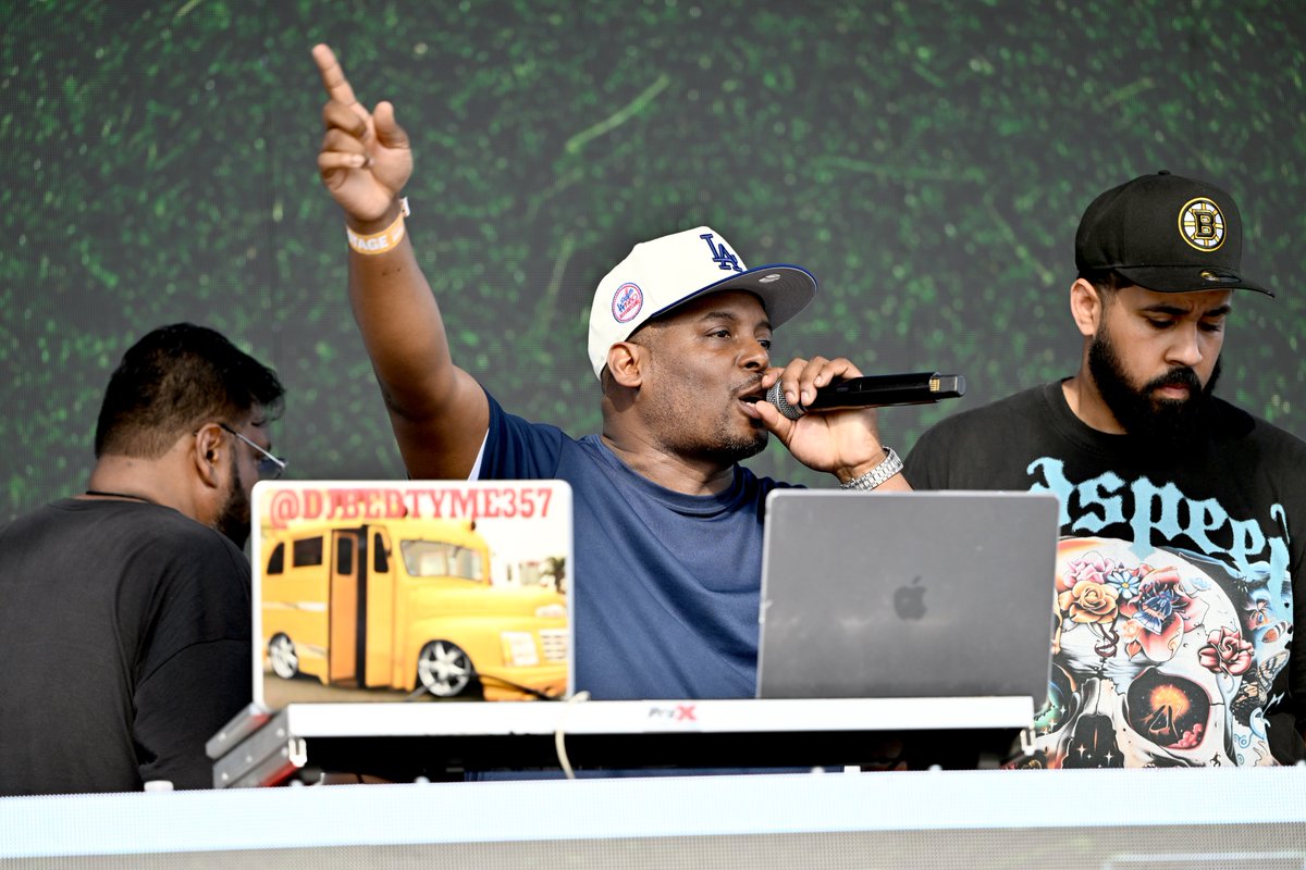 Power1051's tweet photo. STRAIGHT 🔥🔥🔥 with @DJBEDTYME357 at #AngiesBBQ https://t.co/Houx0ZWvGs