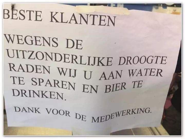 Johnow61's tweet photo. #Watertekort #Extremedroogte 
Vandaag bij de Supermarkt 😅😅😅 https://t.co/1ddw45dhYh