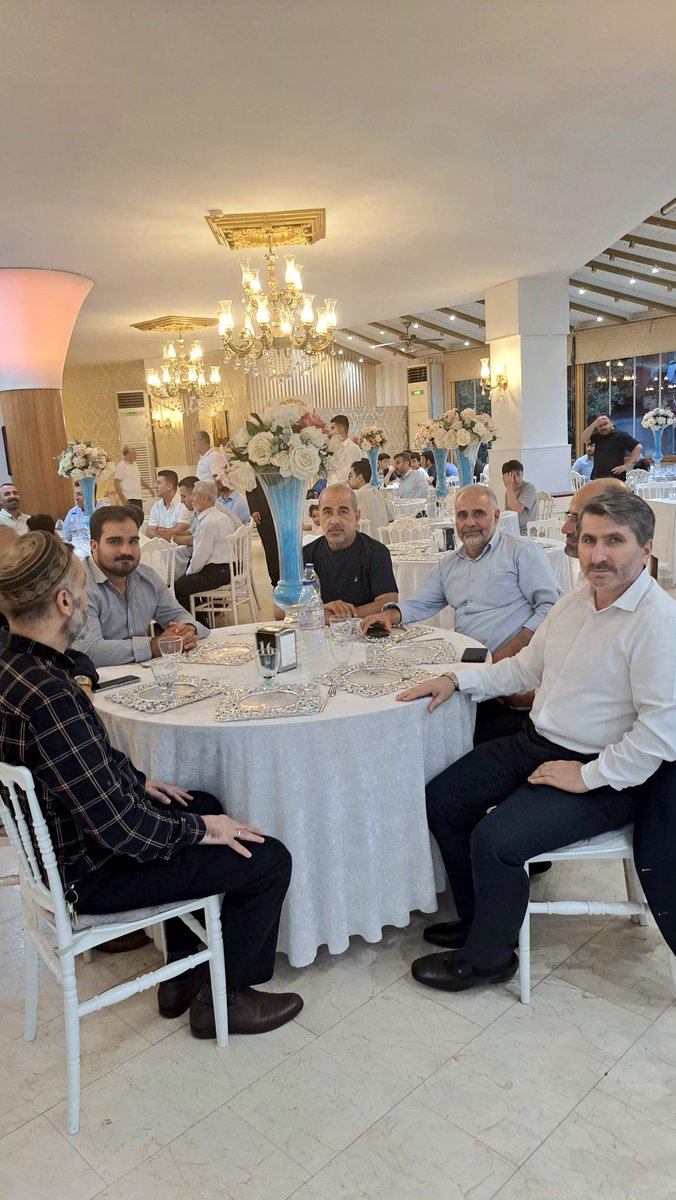 ahekimalgul's tweet photo. Talayhan ailelerimizin en mutlu gününde yanlarında olarak sevinçlerine ortak olduk.
 Evlilik hayatına adım atan kardeşlerimize Rabbimden mutluluk ve huzur dolu hayırlı uzun ömürler diliyorum.​
"Ey gençler topluluğu! Aranızdan evlenmeye gücü yetenler evlensin...
(Buhârî, Nikâh) https://t.co/J0kYA5hDjl