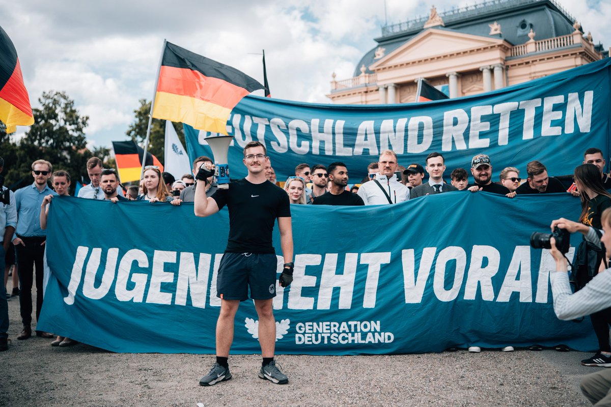 helmutstraufafd's tweet photo. Schwerin 2026
Tag der deutschen Jugend 🇩🇪 
Nichts ist verloren! https://t.co/1Ed22uXrOb