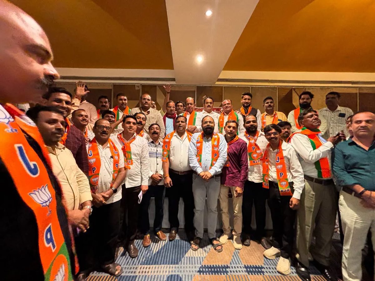 shuklamindore's tweet photo. वार्ड क्रमांक 76 स्थित होटल प्राइड में आयोजित सम्राट चन्द्रगुप्त मौर्य मंडल में आयोजित भारतीय जनता पार्टी की मासिक बैठक में सहभागिता की।बैठक में संगठनात्मक विषयों, आगामी कार्यक्रमों एवं विभिन्न मुद्दों पर विस्तृत चर्चा की गई। https://t.co/vZJaGEOCLR