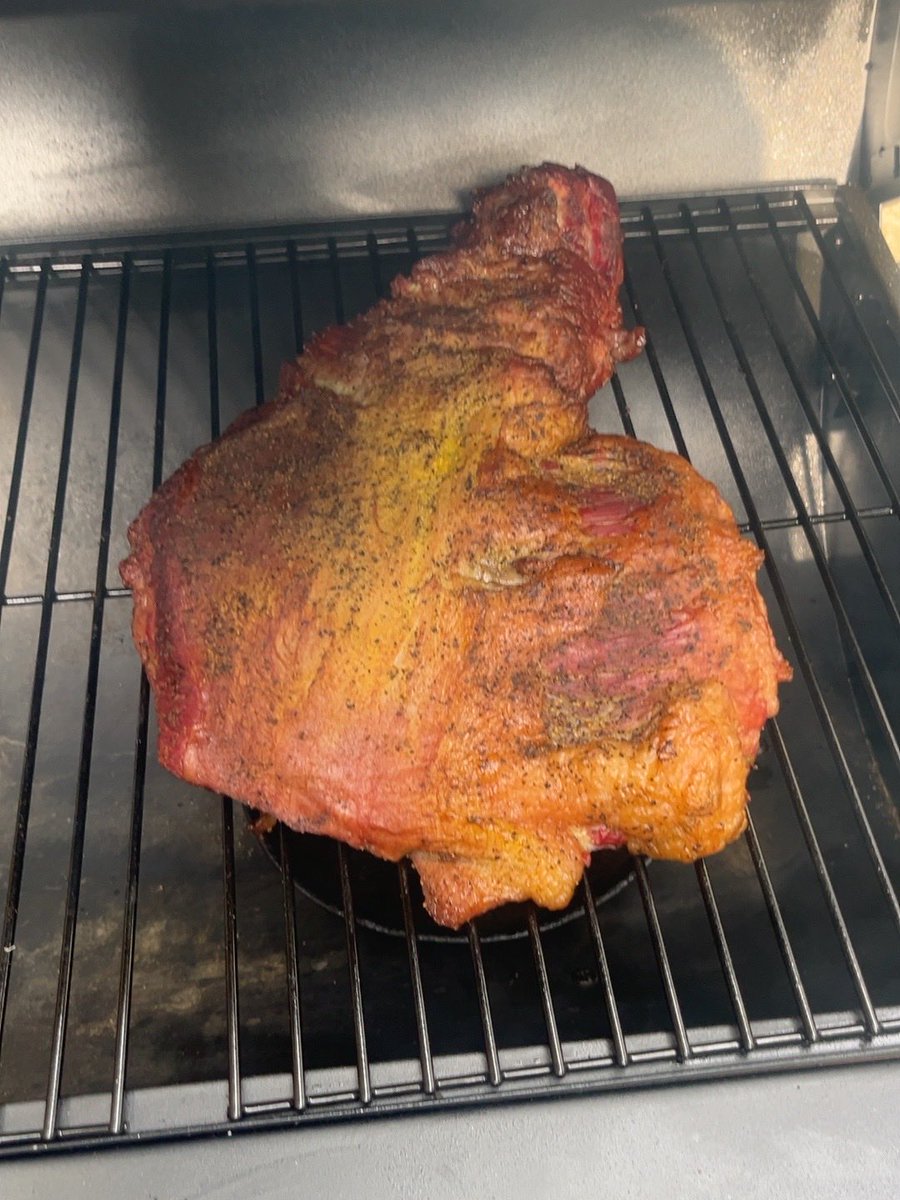 Mr_Redcross's tweet photo. Smoked a 4-5lb brisket for the first time last weekend. Definitely a challenge. Came out good. https://t.co/Mrx18o4vjk