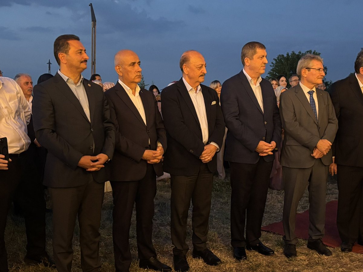 dtcuneytaldemir's tweet photo. 📍Ankara

25. ve 26. Dönem Tokat Milletvekilimiz Sayın Prof. Dr. Celil Göçer’in kıymetli evladı Mehmet Ali ile Özarslan Ailesinin kıymetli evladı Nurcihan’ın düğün merasimine iştirak ettik.

Bu anlamlı birlikteliğin, iki güzel ailenin muhabbetini daha da güçlendirmesini temenni ediyor; Göçer ve Özarslan ailelerimizi gönülden tebrik ediyorum.

Rabbim genç çiftimize ömür boyu sevgi, huzur ve bereket içerisinde; sağlık, mutluluk ve iki cihan saadeti nasip eylesin.

Allah mesut ve bahtiyar eylesin.

@celilgocer