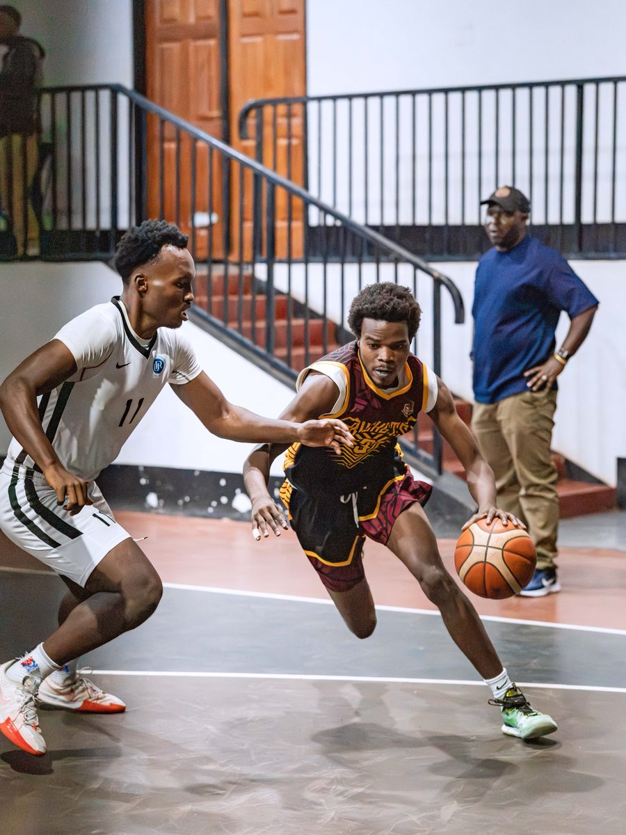 ferwabaRW's tweet photo. UR KIGALI defeat KICUKIRO BUCKETS to force a decisive Game 3. 🔥

#D2Playoffs #RBL26 https://t.co/JxVi8vLzSI