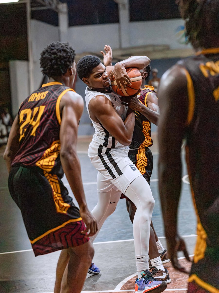 ferwabaRW's tweet photo. UR KIGALI defeat KICUKIRO BUCKETS to force a decisive Game 3. 🔥

#D2Playoffs #RBL26 https://t.co/JxVi8vLzSI