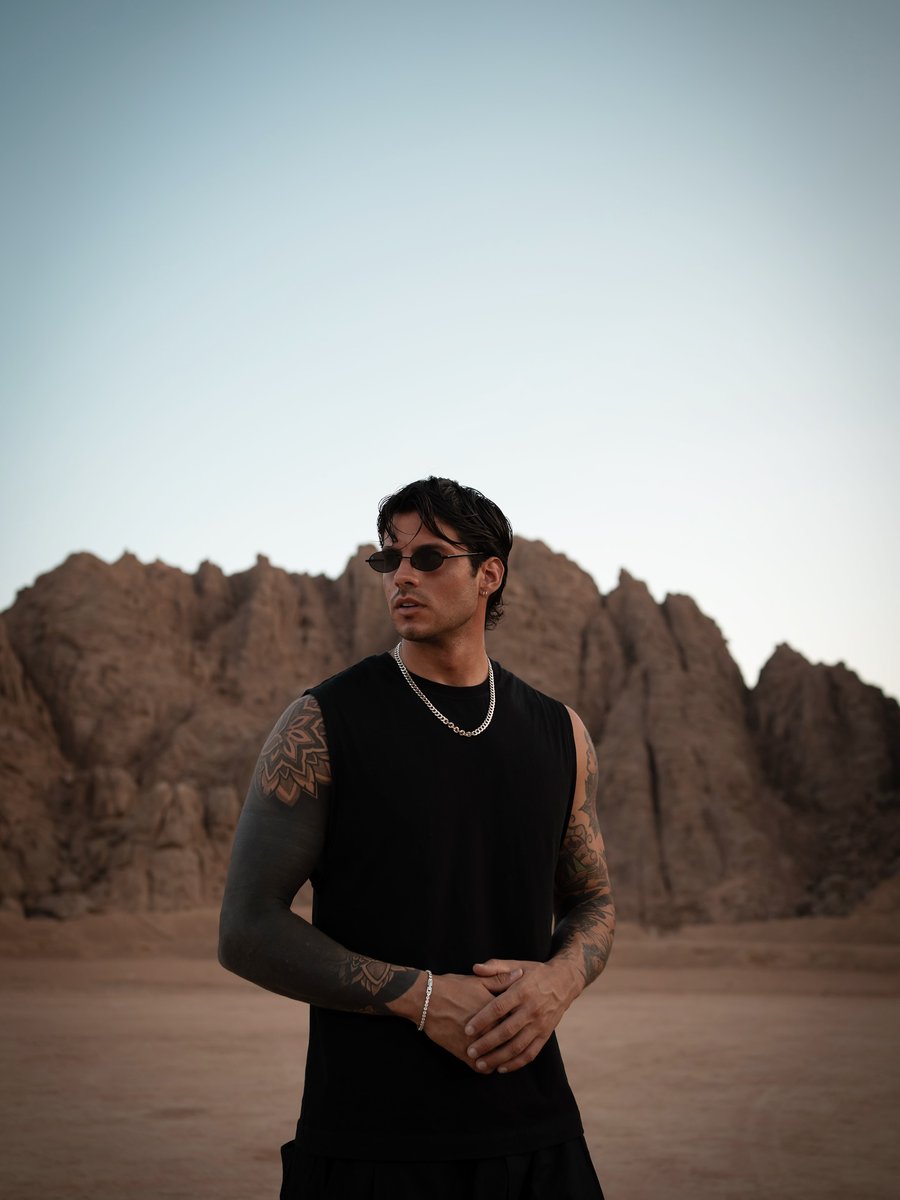LeonardNConti's tweet photo. Hello there LA.

Leo 🦁¡por aquí! 🤌

#WelcometoDLA https://t.co/atyp34mJ1M