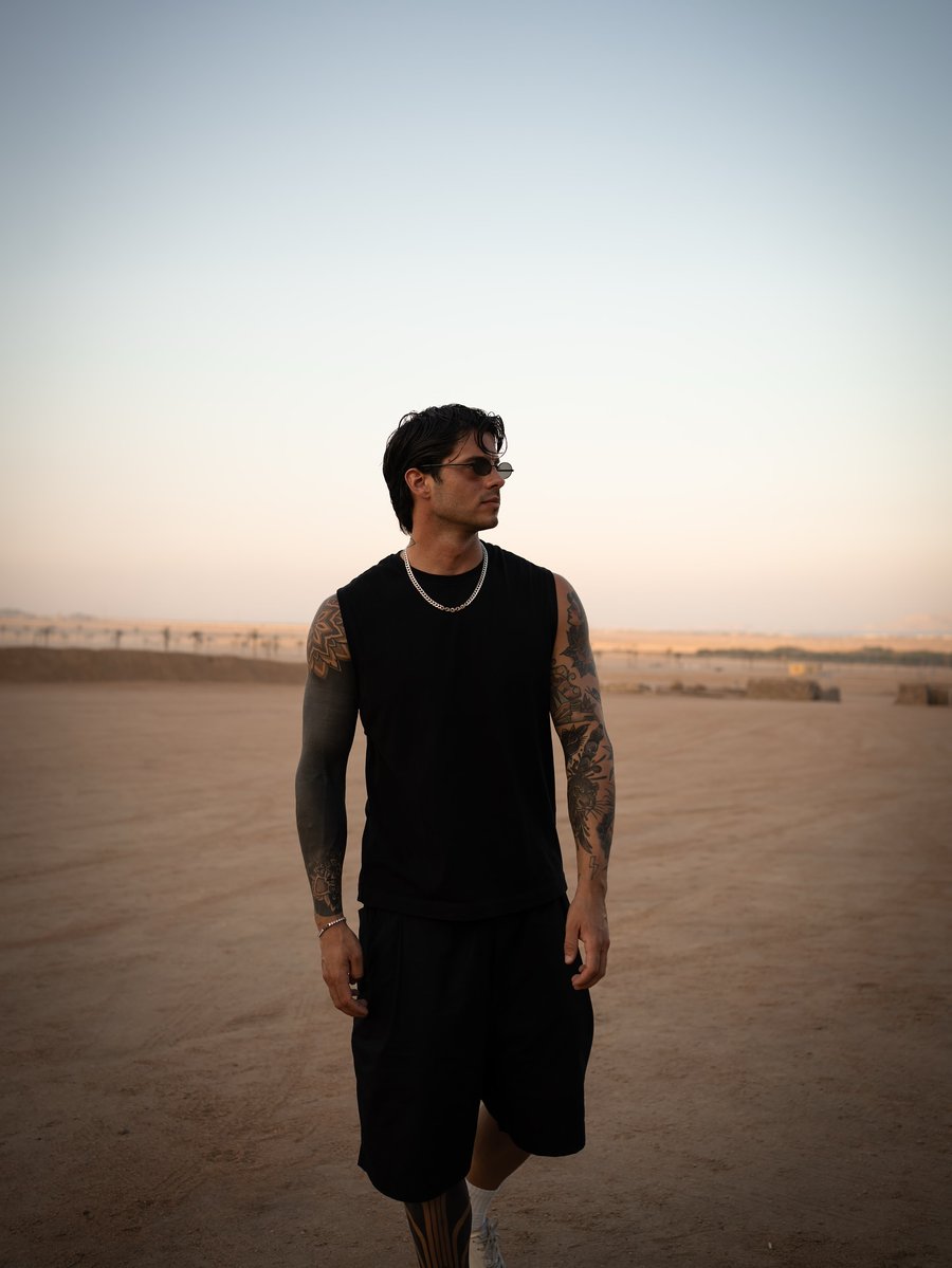 LeonardNConti's tweet photo. Hello there LA.

Leo 🦁¡por aquí! 🤌

#WelcometoDLA https://t.co/atyp34mJ1M