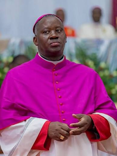 mutuyiserv's tweet photo. Abepisikopi bato (mu myaka) muri Kiliziya Gatolika y'u Rwanda.

1.Mgr Baltazar Ntivuguruzwa wa Kabgayi(15/9/1967) 59ans
2.Mgr Papias Musengamana wa Byumba(21/8/1967) 59ans
3.Mgr Edouard Sinayobye wa Cyangugu(20/4/1966) 60ans
4.Mgr Celestin Hakizimana wa Gikongoro(14/8/1963) 63ans https://t.co/8C207kDPFi