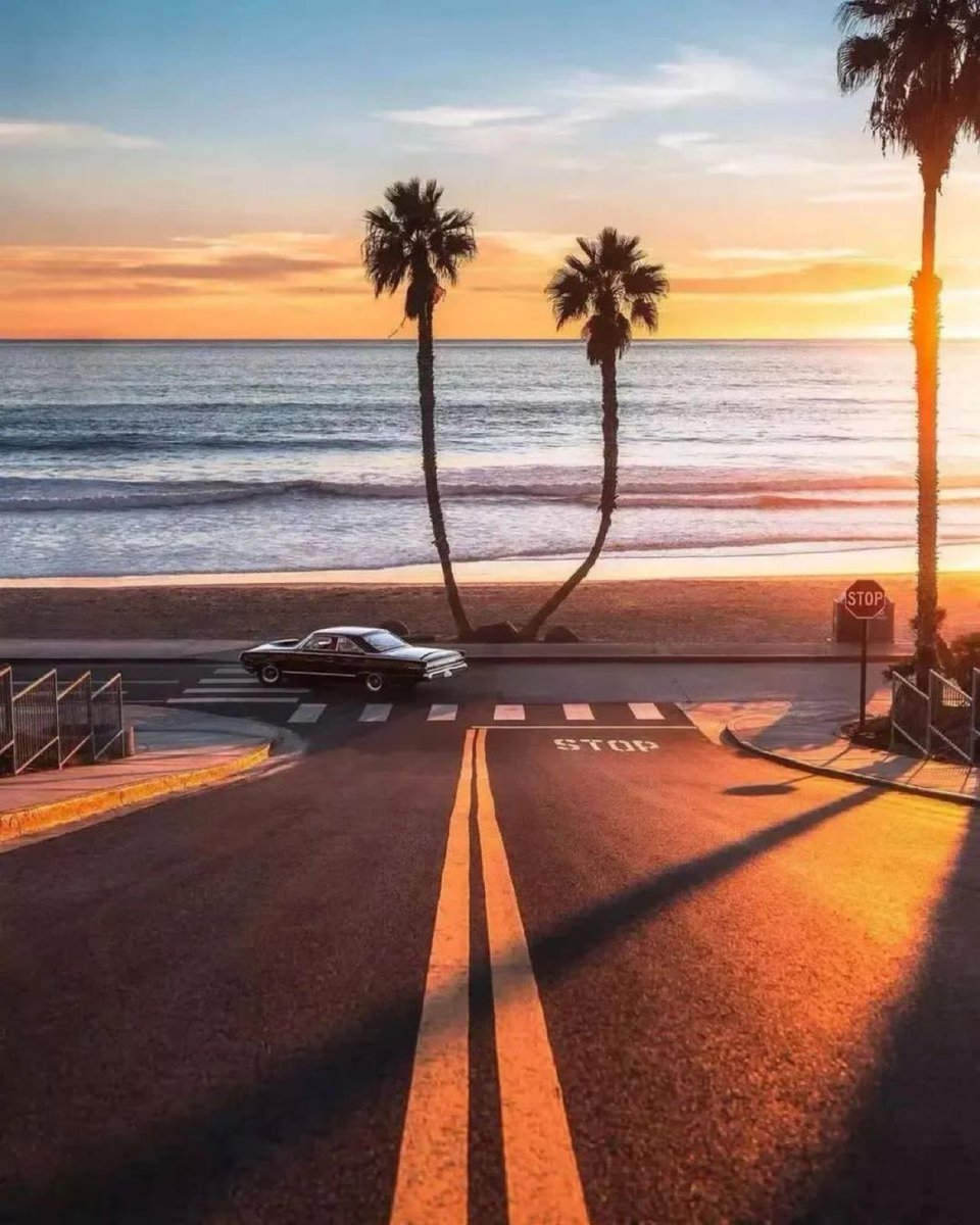 viewsoff's tweet photo. Ocean Sunset https://t.co/b1KkpS6AE7