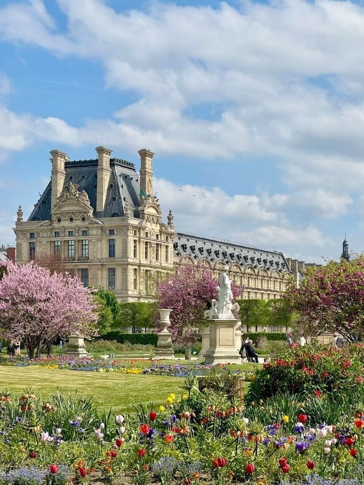 ____flowers__'s tweet photo. Paris, France https://t.co/Q9K2VuqVIg