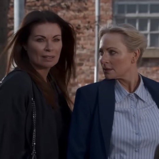 Swarla_Daily's tweet photo. Both looking so beautiful 🤩 
#Swarla #Corrie https://t.co/m15WiXbSyN