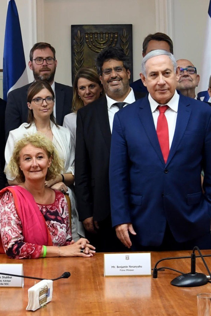 JotaroEmery's tweet photo. @Brevesdepresse . @auroreberge la larbine sioniste, veut avec le pantin macron, interdire aux citoyens francais et pas que,  de critiquer, une colonie étrangère, génocidaire, qui brûle vif des gosses, les snipe, les décapite..qui n'a rien à voir avec la France comme le Togo, pourquoi ? Epstein? https://t.co/bXo03QpnSH