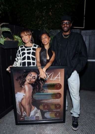AfricaFactsZone's tweet photo. Tyla is one of Africa's best selling female Artists with 20 million units.

WATER

4x Platinum 🇺🇸 (4 million units), 🇨🇦 (320K), 🇦🇺 (280K), 🇳🇿 (120K), 🇵🇹 (100K)

5x Platinum 🇿🇦 (200K)

2x Platinum 🇬🇧 (1.2 million), 🇮🇳 (240K), 🇨🇭 (60K), 🇮🇪 (15K), 🇬🇷 (12K), 🇭🇺 (8K)

Diamond 🇫🇷 (333,333)

2x Diamond 🇧🇷 (320K)

3x Diamond 🇹🇷 (60K)

Platinum 🇩🇰 (90K), 🇳🇴 (60K), 🇪🇸 (60K), 🇧🇪 (40K), 🇳🇱 (40K), 🇵🇱 (50K)

Gold 🇩🇪 (300K), 🇲🇽 (70K), 🇮🇹 (50K), 🇳🇬 (50K), 🇦🇹 (15K), 🇸🇪 (10K)

TRUTH OR DARE

3x Platinum 🇿🇦 (120K)

Gold 🇺🇸 (500K), 🇨🇦 (40K), 🇵🇹 (5K), 🇧🇷 (20K), 🇳🇿 (7,500)

Silver 🇬🇧 (200K)

TYLA

Silver 🇬🇧 (60K)

2x Platinum 🇹🇭 (40K)

Platinum 🇮🇩 (100K), 🇨🇦 (80K), 🇿🇦 (50K), 🇧🇷 (40K), 🇳🇿 (15K), 🇵🇭 (15K), 🇳🇱 (37,200)

Gold 🇺🇸 (500K), 🇬🇧 (100K), 🇫🇷 (50K), 🇩🇰 (10K), 🇳🇴 (10K), 🇨🇭 (10K)

ART

Gold 🇺🇸 (500K)

Platinum 🇿🇦 (40K)

JUMP

Gold 🇺🇸 (500K), 🇨🇦 (40K), 🇧🇷  (20K), 🇳🇿 (15K)

Silver 🇬🇧 (200K)

Platinum 🇿🇦 (40K)

CHANEL

Gold 🇺🇸 (500K), 🇫🇷 (100K), 🇦🇺 (35K), 🇿🇦 (20K), 🇳🇿 (15K), 🇨🇭 (15K), 🇵🇹 (12K)

Silver 🇬🇧 (200K)

NO. 1

Gold 🇿🇦 (20K)

SAFER

Gold 🇿🇦 (20K)

PUSH 2 START

Platinum 🇺🇸 (1 million), 🇧🇷 (40K), 🇳🇿 (30K)

Gold 🇬🇧 (400K), 🇫🇷 (100K), South Africa, 🇵🇹 (12K), 🇬🇷 (3K), 🇭🇺 (2K)

WATER Remix

Gold 🇿🇦 (20K)