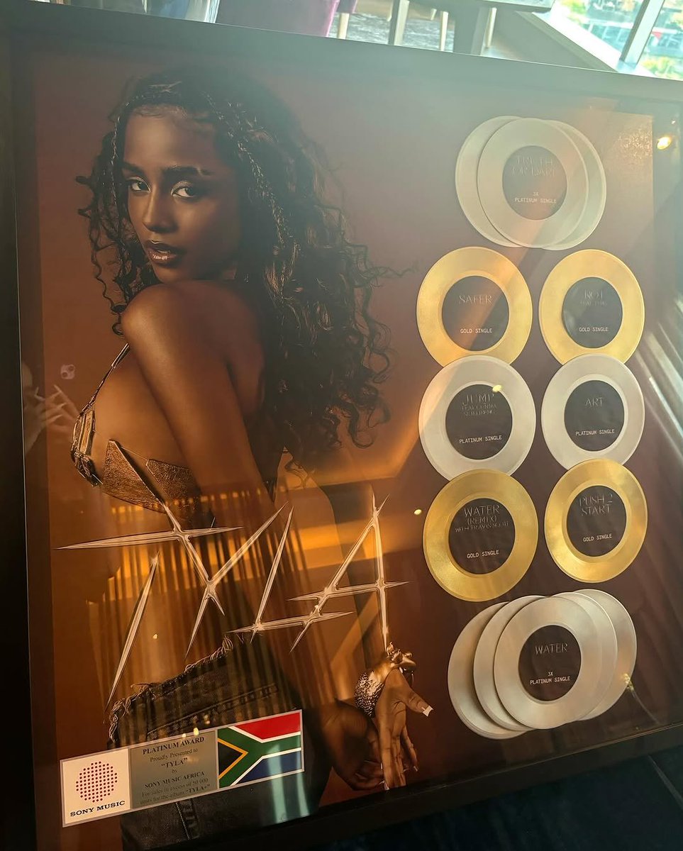 AfricaFactsZone's tweet photo. Tyla is one of Africa's best selling female Artists with 20 million units.

WATER

4x Platinum 🇺🇸 (4 million units), 🇨🇦 (320K), 🇦🇺 (280K), 🇳🇿 (120K), 🇵🇹 (100K)

5x Platinum 🇿🇦 (200K)

2x Platinum 🇬🇧 (1.2 million), 🇮🇳 (240K), 🇨🇭 (60K), 🇮🇪 (15K), 🇬🇷 (12K), 🇭🇺 (8K)

Diamond 🇫🇷 (333,333)

2x Diamond 🇧🇷 (320K)

3x Diamond 🇹🇷 (60K)

Platinum 🇩🇰 (90K), 🇳🇴 (60K), 🇪🇸 (60K), 🇧🇪 (40K), 🇳🇱 (40K), 🇵🇱 (50K)

Gold 🇩🇪 (300K), 🇲🇽 (70K), 🇮🇹 (50K), 🇳🇬 (50K), 🇦🇹 (15K), 🇸🇪 (10K)

TRUTH OR DARE

3x Platinum 🇿🇦 (120K)

Gold 🇺🇸 (500K), 🇨🇦 (40K), 🇵🇹 (5K), 🇧🇷 (20K), 🇳🇿 (7,500)

Silver 🇬🇧 (200K)

TYLA

Silver 🇬🇧 (60K)

2x Platinum 🇹🇭 (40K)

Platinum 🇮🇩 (100K), 🇨🇦 (80K), 🇿🇦 (50K), 🇧🇷 (40K), 🇳🇿 (15K), 🇵🇭 (15K), 🇳🇱 (37,200)

Gold 🇺🇸 (500K), 🇬🇧 (100K), 🇫🇷 (50K), 🇩🇰 (10K), 🇳🇴 (10K), 🇨🇭 (10K)

ART

Gold 🇺🇸 (500K)

Platinum 🇿🇦 (40K)

JUMP

Gold 🇺🇸 (500K), 🇨🇦 (40K), 🇧🇷  (20K), 🇳🇿 (15K)

Silver 🇬🇧 (200K)

Platinum 🇿🇦 (40K)

CHANEL

Gold 🇺🇸 (500K), 🇫🇷 (100K), 🇦🇺 (35K), 🇿🇦 (20K), 🇳🇿 (15K), 🇨🇭 (15K), 🇵🇹 (12K)

Silver 🇬🇧 (200K)

NO. 1

Gold 🇿🇦 (20K)

SAFER

Gold 🇿🇦 (20K)

PUSH 2 START

Platinum 🇺🇸 (1 million), 🇧🇷 (40K), 🇳🇿 (30K)

Gold 🇬🇧 (400K), 🇫🇷 (100K), South Africa, 🇵🇹 (12K), 🇬🇷 (3K), 🇭🇺 (2K)

WATER Remix

Gold 🇿🇦 (20K)