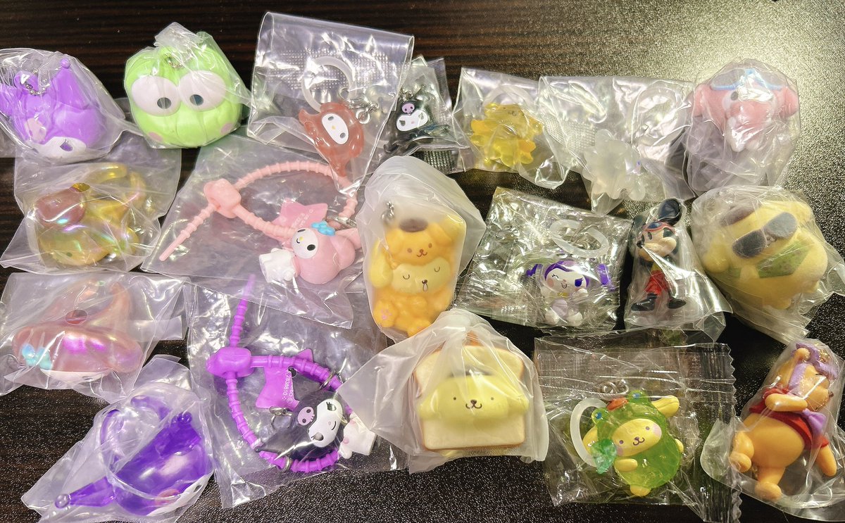 chobimaru_hk's tweet photo. 【交換】サンリオ マスコットキャップチャーム メンダコ カラフルマルチチャーム ファッションリング フロッキーマスコットスイング しょくぱんず ディズニー サマーマスコットチャーム プーさん コスチュームフィギュア

【譲】写真1枚目

【求】写真2枚目
        メンダコキティ優先
郵送希望です。 https://t.co/uYnJHqlpN7