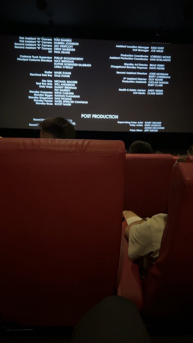 SilasRoss__'s tweet photo. Le film est fini, mais personne ne bouge. La tradition Marvel..
#Spiderman https://t.co/oea0FgbCya