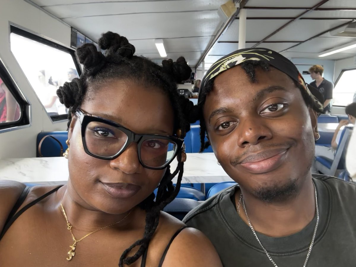 abike1999's tweet photo. We took our younger siblings whale watching and caught some dolphins in the end #SummerEnrichmentProgram https://t.co/N7ElaMCjA7