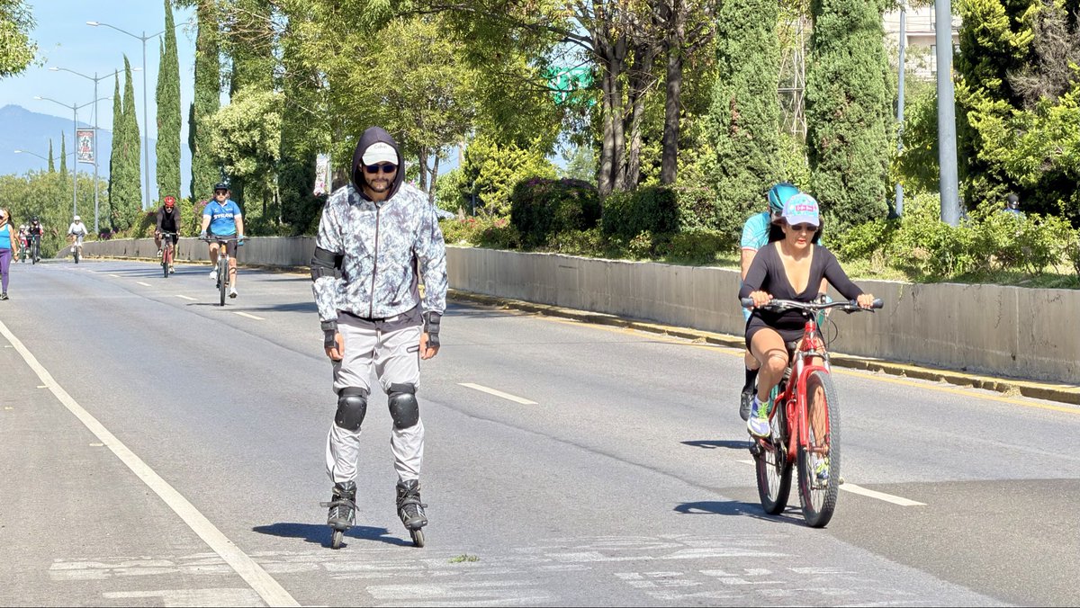MTGobPue's tweet photo. Concluyó una nueva edición de la Vía Recreativa Metropolitana.🏃‍♀️🚴‍♂️

Cada semana, más poblanas y poblanos, junto con sus mascotas, aprovechan espacio donde las calles se abren para convivir, realizar actividad física y disfrutar de la ciudad.

El @Gob_Puebla, encabezado por el gobernador @armentapuebla_, reafirma su compromiso con acciones que promueven el bienestar y una movilidad más humana.

¡Nos vemos el próximo domingo!

#PorAmorAPuebla