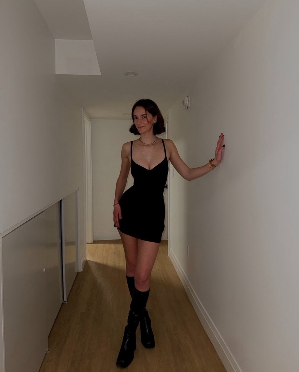 robnfkx's tweet photo. A follower submitted Leah, who’s a complete slut. Where’s your load going? #irl #boots #submission #bop #goon #wank #wankchat #cocktribute #cumtribute https://t.co/O9B2KT1xYI