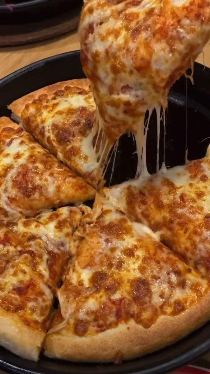 vsc4ls's tweet photo. savoury vs sweet food poll ୨ৎ˚⋆ 🍕🍪 https://t.co/Rdt6BbbJX5