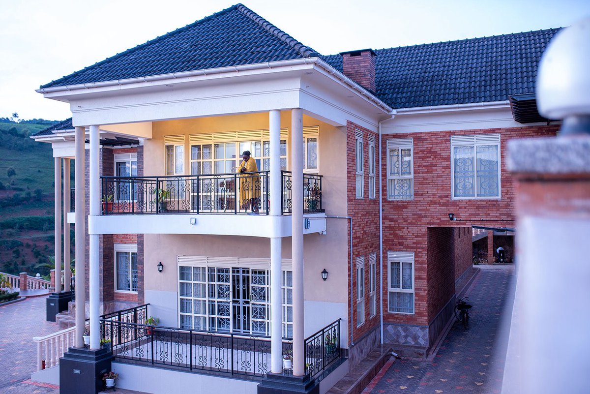 ms_worthit's tweet photo. 📌The next time you visit Kabale. Please don’t hesitate to spend some time at THE GEORGE’S RESIDENCE located in Butobere. A luxurious villa providing white-glove service for an exceptional guest experience, where exclusivity and impeccable service meet. Contact 0740348425 https://t.co/WXe3DgTRoi