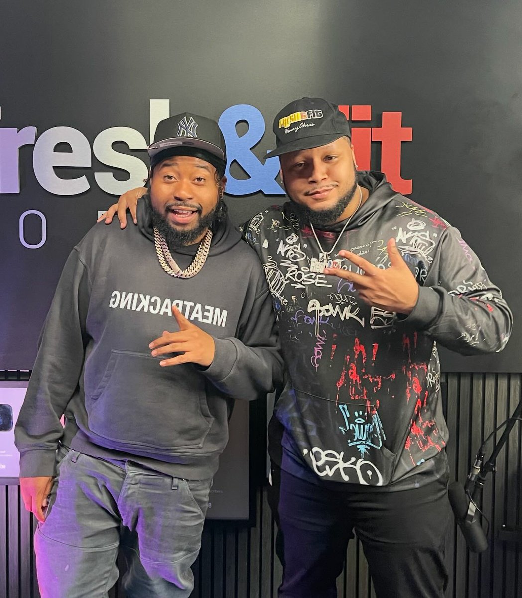 AaronCspogson's tweet photo. @iamakademiks In the building random popup in the studio had a good show last night find me a better duo to drink Henny with … let’s get it #freshandfit #akademiks #producer #girls https://t.co/ipCQ2s4JKn
