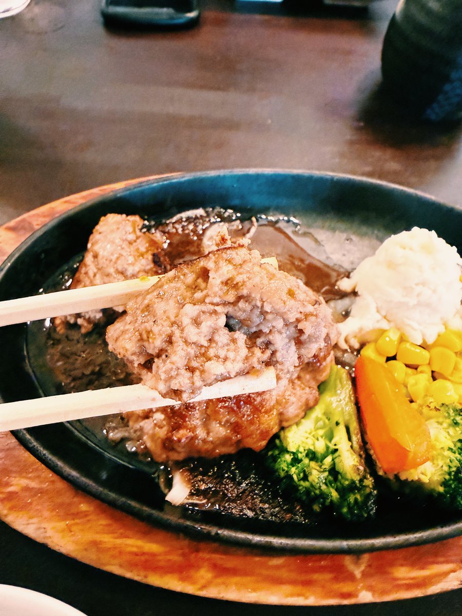 aatsu0702's tweet photo. 手作りハンバーグ定食 https://t.co/D7BuRoUj8l
