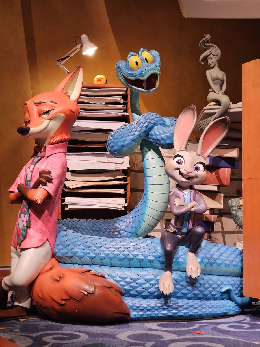 kaijuking's tweet photo. #Disneyland #ディズニーランド #Zootopia #ズートピア https://t.co/SXH0ALqnSl