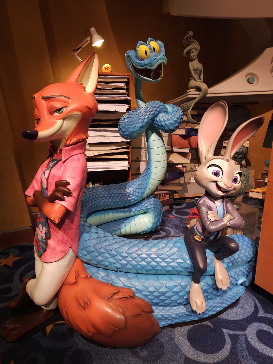 kaijuking's tweet photo. #Disneyland #ディズニーランド #Zootopia #ズートピア https://t.co/SXH0ALqnSl