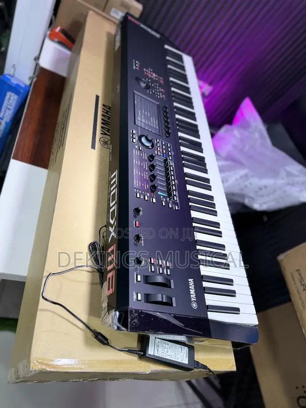 utd_Femi's tweet photo. This beauty just landed 😭......I thank you sir for this new tool to start this journey(he wants to remain anonymous). It also came with a midi, some in house studio set and a brand new laptop too❤️
All these did not happen but I know God's working it out🙏🏾 https://t.co/6wHJtMVIWK
