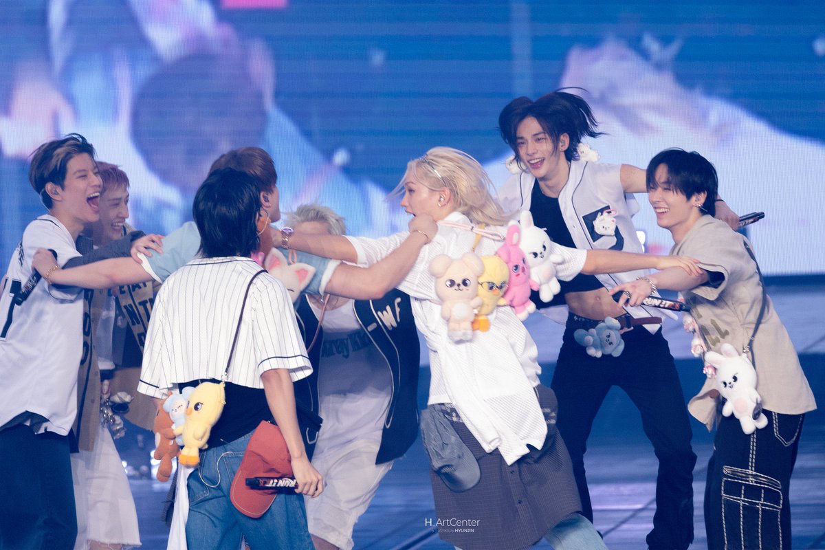 luvksminnie's tweet photo. THEIR SMILES IN THESE PICS 😭💔 https://t.co/dEV2O8C9hw