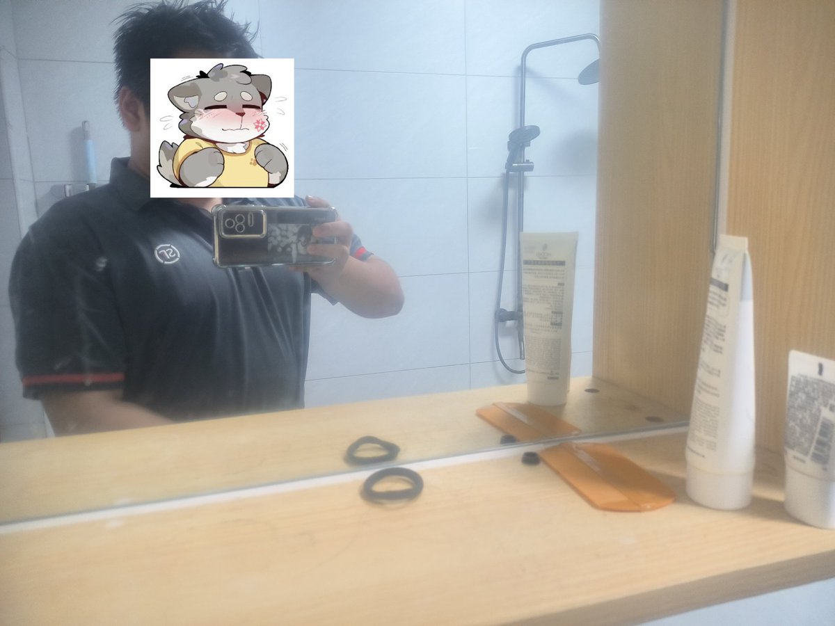 ljzaiz's tweet photo. 其实我蛮喜欢玩cos和穿各种各样的衣服 https://t.co/xoLdBK2dTz