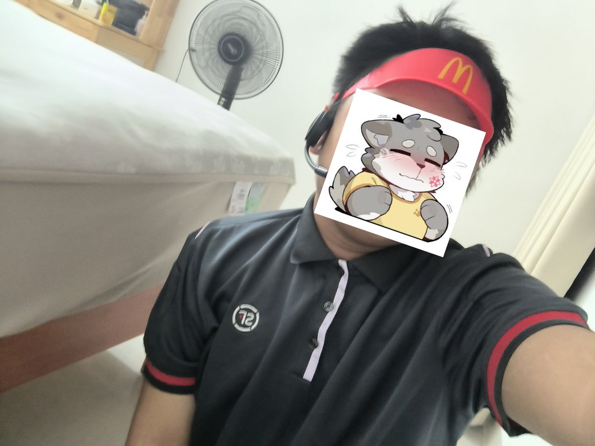 ljzaiz's tweet photo. 其实我蛮喜欢玩cos和穿各种各样的衣服 https://t.co/xoLdBK2dTz