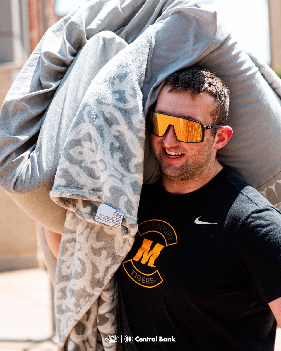 MizzouFootball's tweet photo. Getting settled in for camp 🧳 https://t.co/K4IdZ8E3Eb