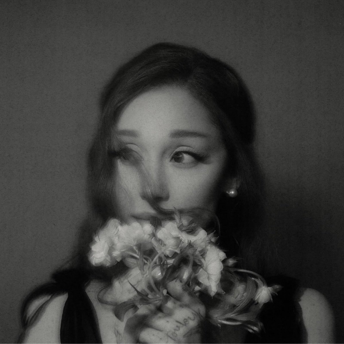arianagrandebr's tweet photo. 🚨 Ariana Grande continua no TOPO dos artistas mais transmitidos no Spotify Global. https://t.co/Lq04hR4jGh