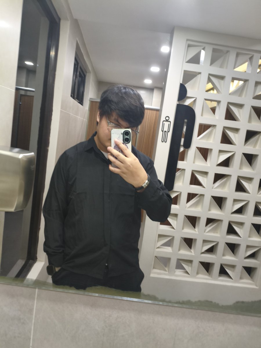 Scwaafty's tweet photo. Been busy for so long that I haven't posted in a while. I think this year is the perfect time to finally start my journey as a content creator. 🥹🤍 https://t.co/hyF3AmDglD