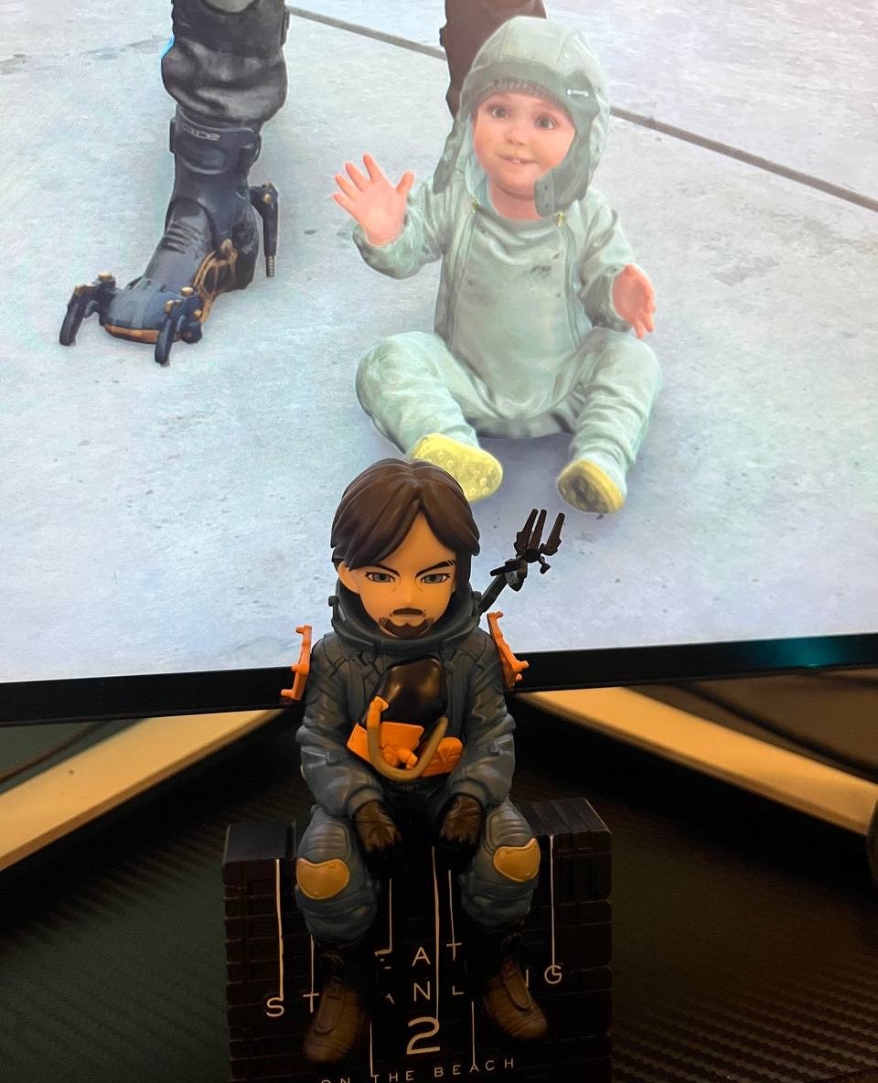 bacashin's tweet photo. #DeathStranding2
I got a cute companion who's keeping me company during my deliveries 😂😍📷

Keep on keeping on 📦💪 https://t.co/0S9QOaj3vD