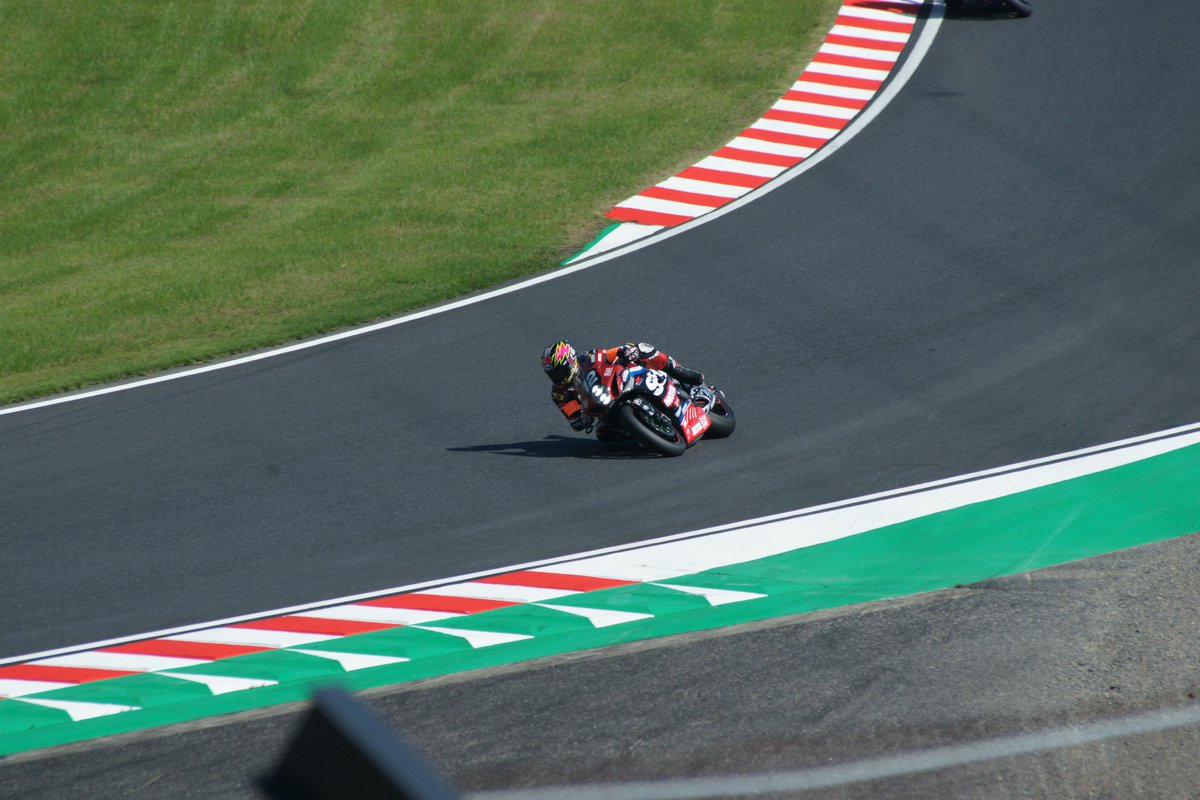 jmjrfS's tweet photo. 供養
#鈴鹿8耐
[12]Yoshimura SERT Motul https://t.co/z7YhVFTr6B