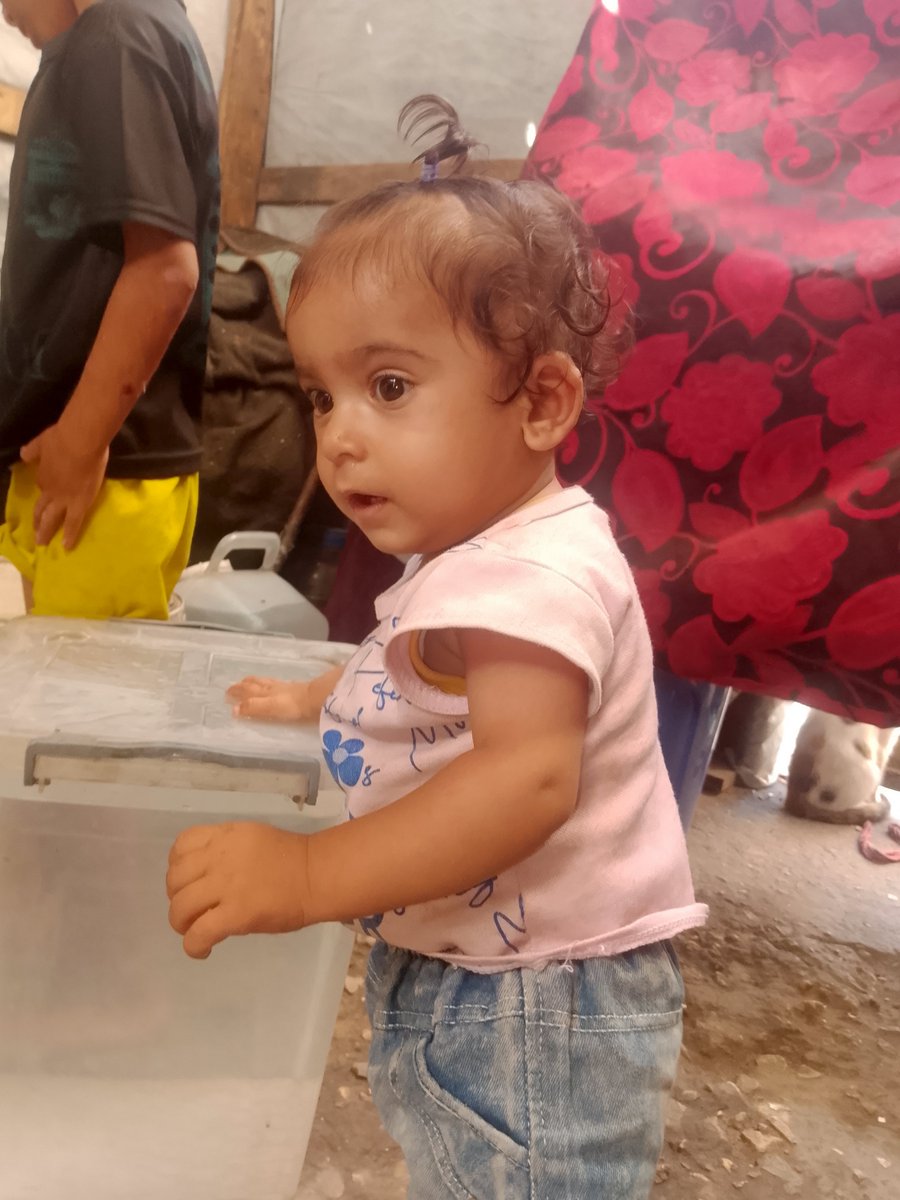 ywsfbnat0's tweet photo. Even 5 euros can make a real difference. If everyone contributed a small amount, I might be able to secure the rent and avoid eviction for myself and my daughters, Rosa and Kenzi. Please, don't underestimate any help; every euro brings us closer to safety. https://t.co/mBXn02I97W