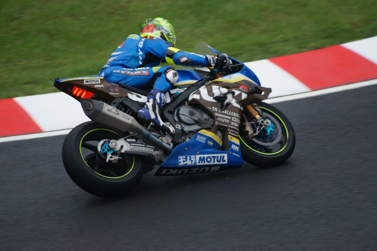 jmjrfS's tweet photo. 供養
#鈴鹿8耐
[0]Team SUZUKI CN CHALLENGE
水野涼 https://t.co/HPgcOB3fiO