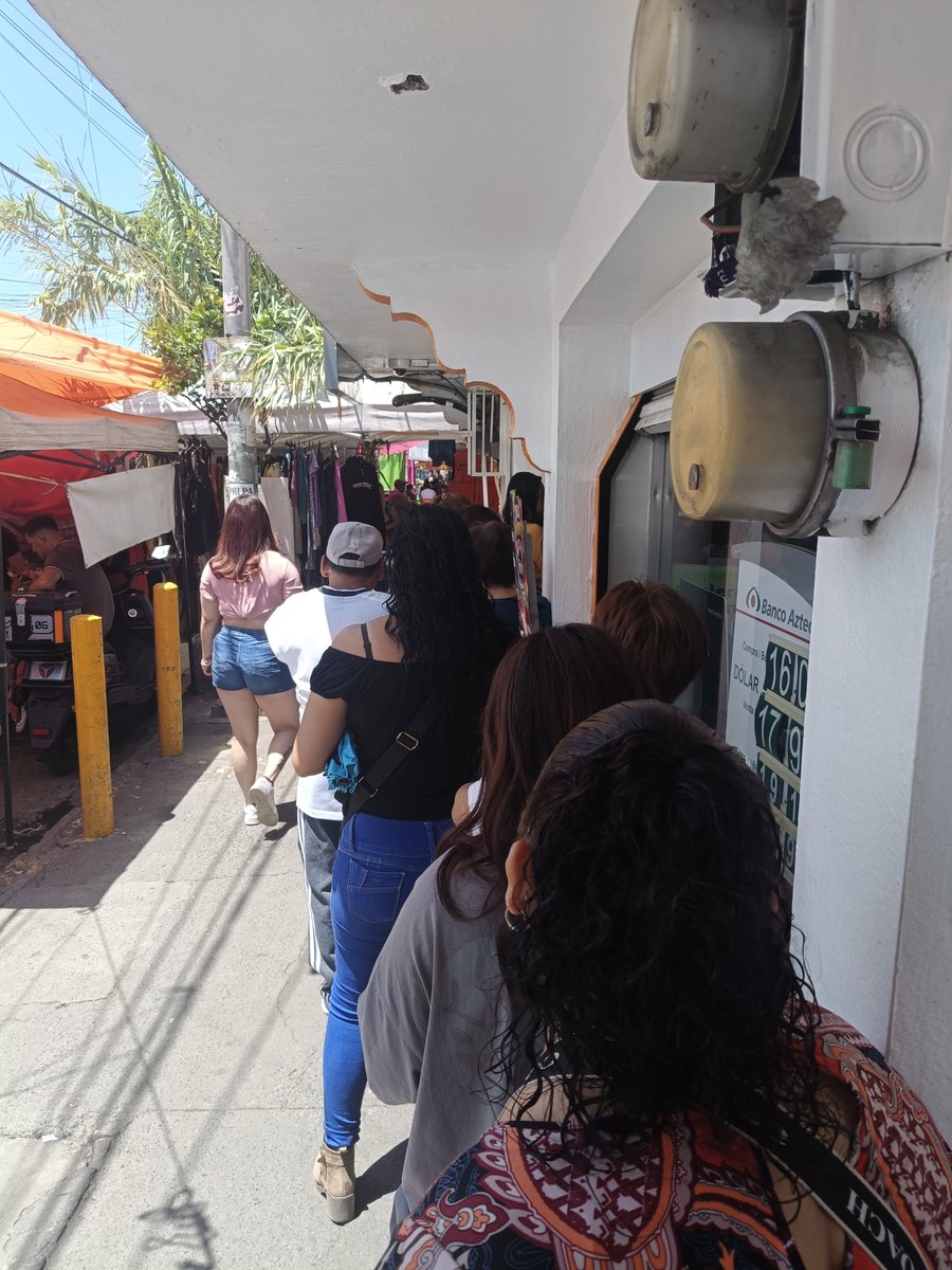 hadadelamort's tweet photo. @BAztecaAyuda @BancoAzteca quiero reportar que no funciona el cajero de la sucursal en Av. San Ángel 139, Metropolitana 3ra Secc, 57750, Nezahualcóyotl, no funciona. Siempre es lo mismo, cada semana se descompone y la sucursal sólo tiene una ventanilla de atención! https://t.co/djcqi5Zj2n