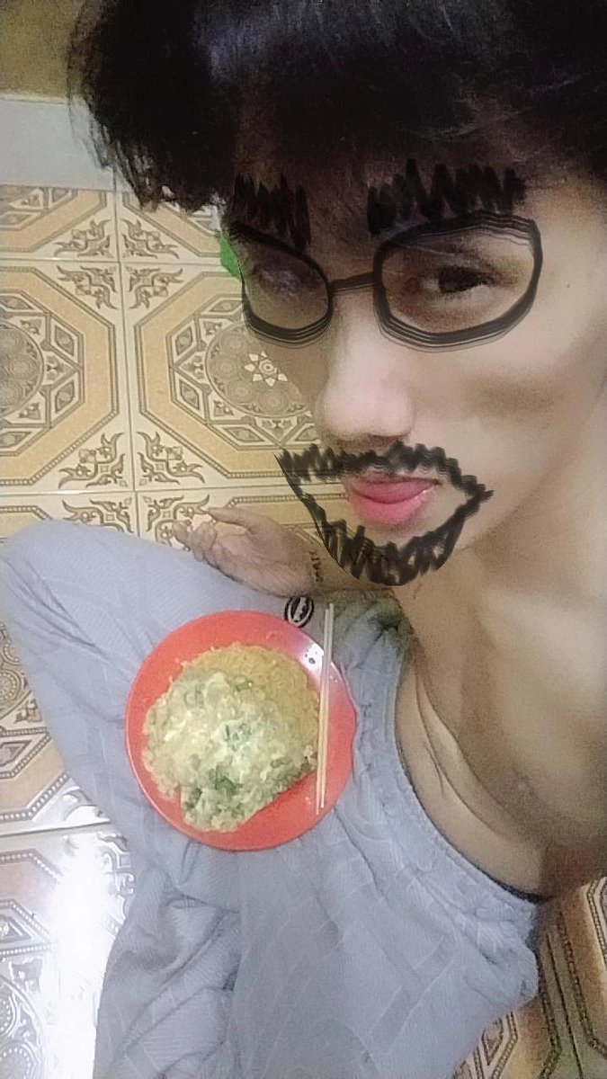 Jianwar17's tweet photo. Tiap tengah malem kerjaannya makan mulu ndutt udah wk #gayjakartabarat #boys #softboys #vers https://t.co/QNYQWEzuTd
