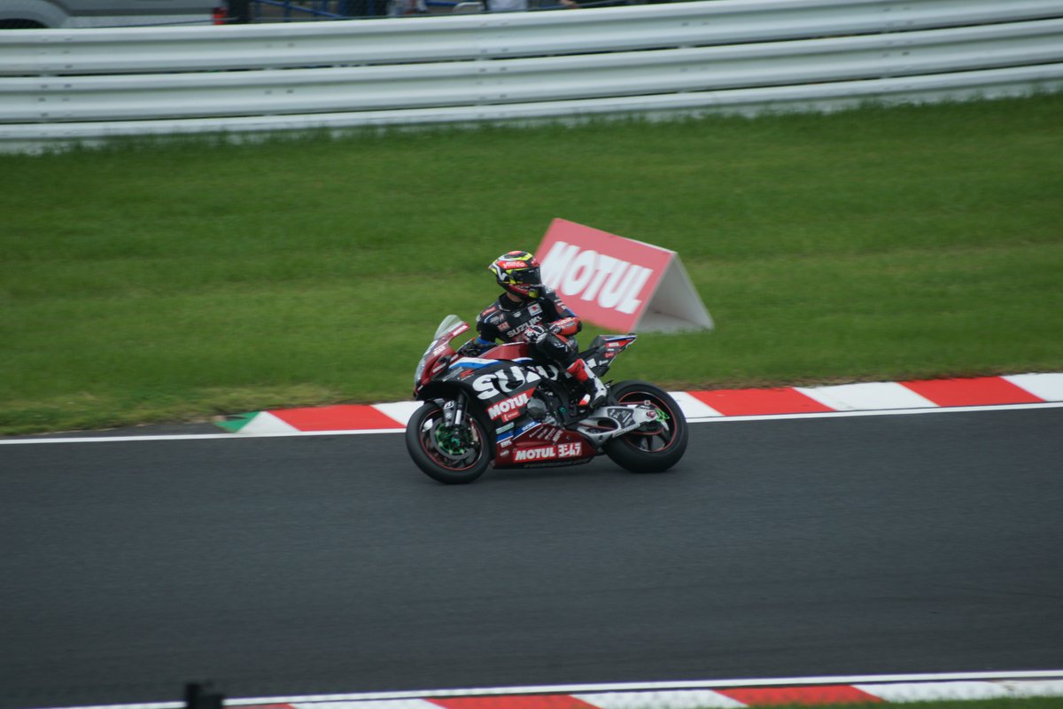 jmjrfS's tweet photo. 供養
#鈴鹿8耐
振り返り
[12]Yoshimura SERT Motul
[23]KRP SANYO KOBYO &amp; RS-ITOH
[93]TONE Team4413 BMW https://t.co/GPoWzxl912
