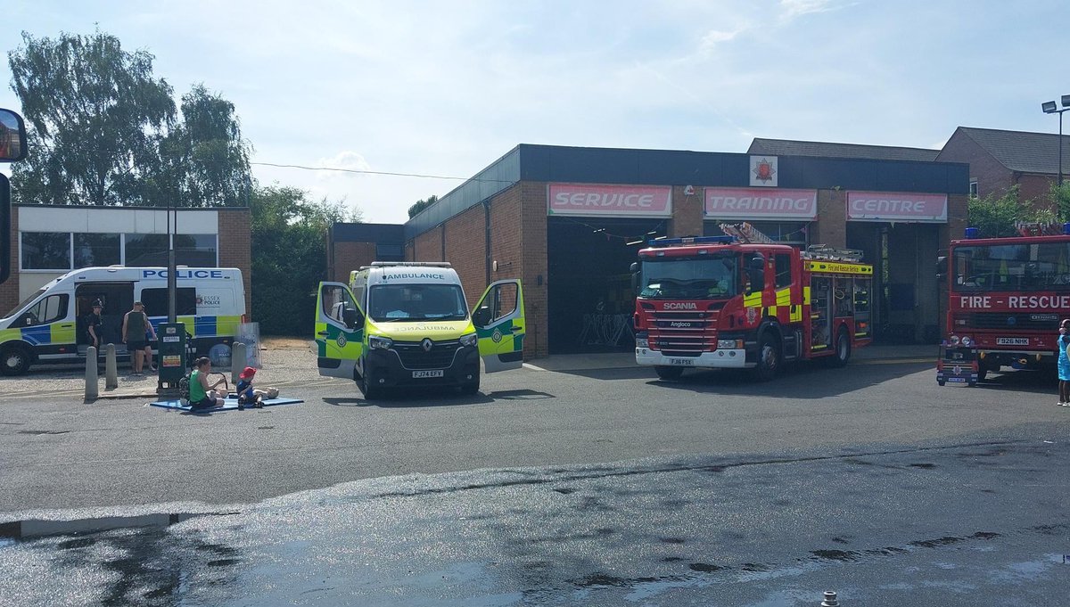 EPWitham's tweet photo. At the Witham Fire Station Open Day alongside our Ambulance colleagues, we demonstrated some of the equipment &amp; people that keep Essex safe. The visiting children were fascinated with all the vehicles &amp; hundreds of inquitsitive minds were satisfied. @ECFRS  @EastEnglandAmb https://t.co/QofRUj3UWE