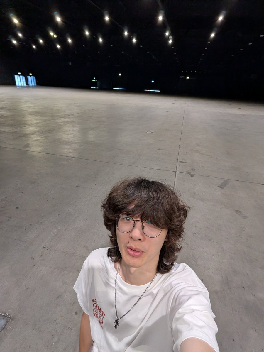 ReeyouKay's tweet photo. yo im at #coe2026 where everyone @ https://t.co/kk6tgPxcgr